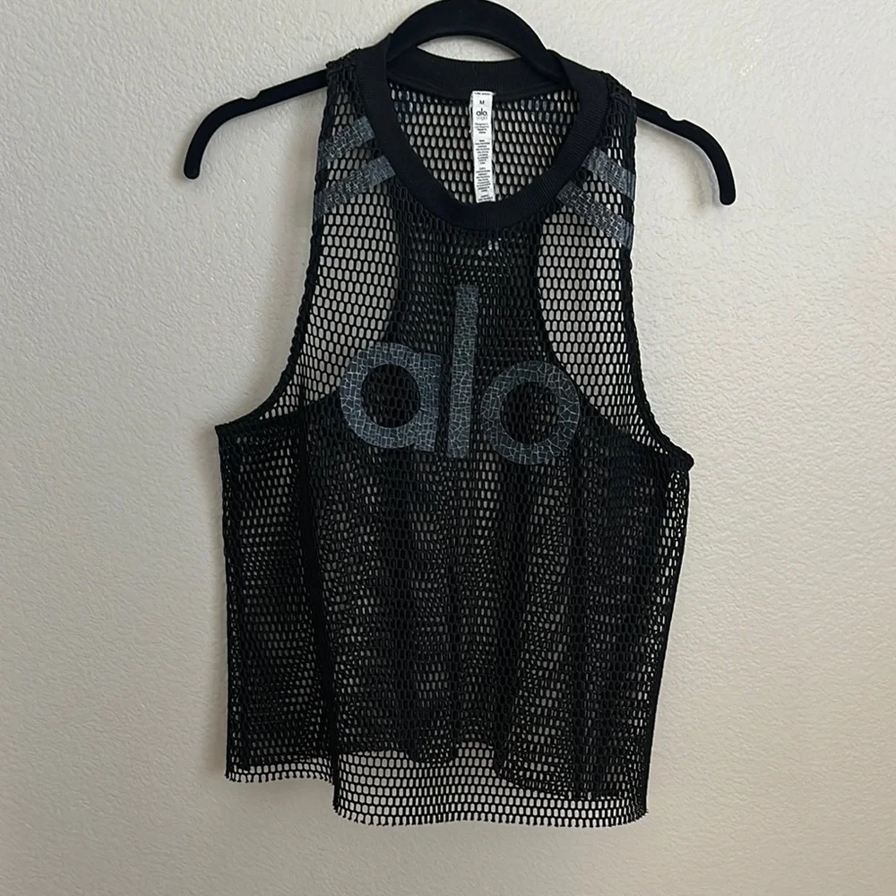 ALO Yoga Black Sleeveless Muscle Tee Crop - Picture 1 of 5